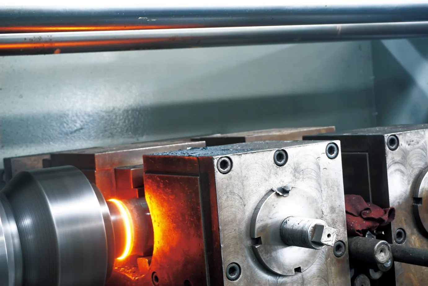 HCIC zilindro hidraulikoak: 4Core motak eta soluzio pertsonalizatuak